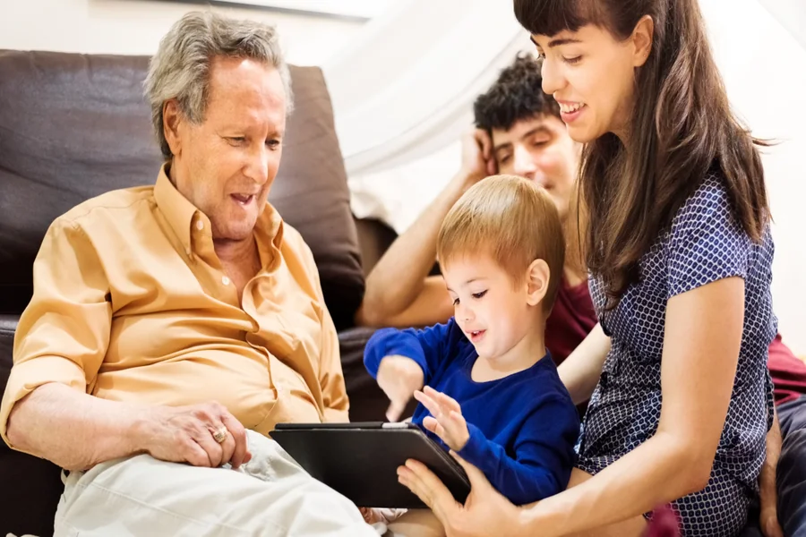 View of Modern Parenting: Balancing Connection, Technology, And Growth